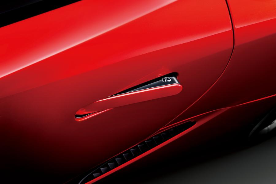 Детали экстерьера Lexus LC500 2017 года  (JP) (фото 15 из 40)